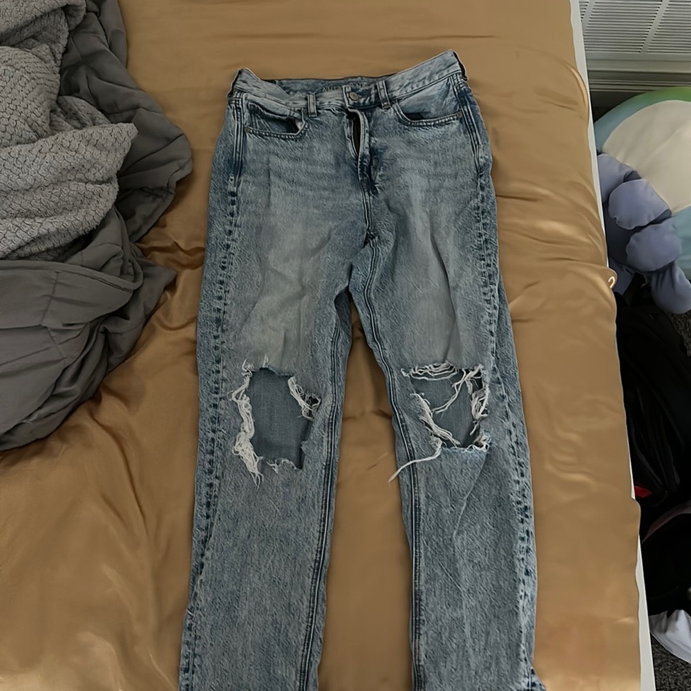 American Eagle mom jeans